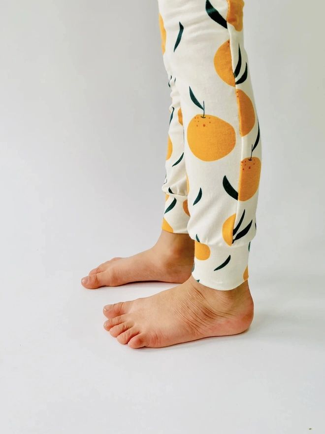 Organic Cotton Leggings in Cream "Clementine Grove" Print. 