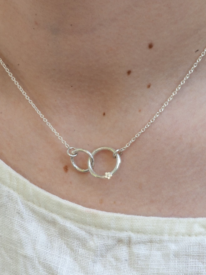  Sterling Silver Interlocking Circles Necklace