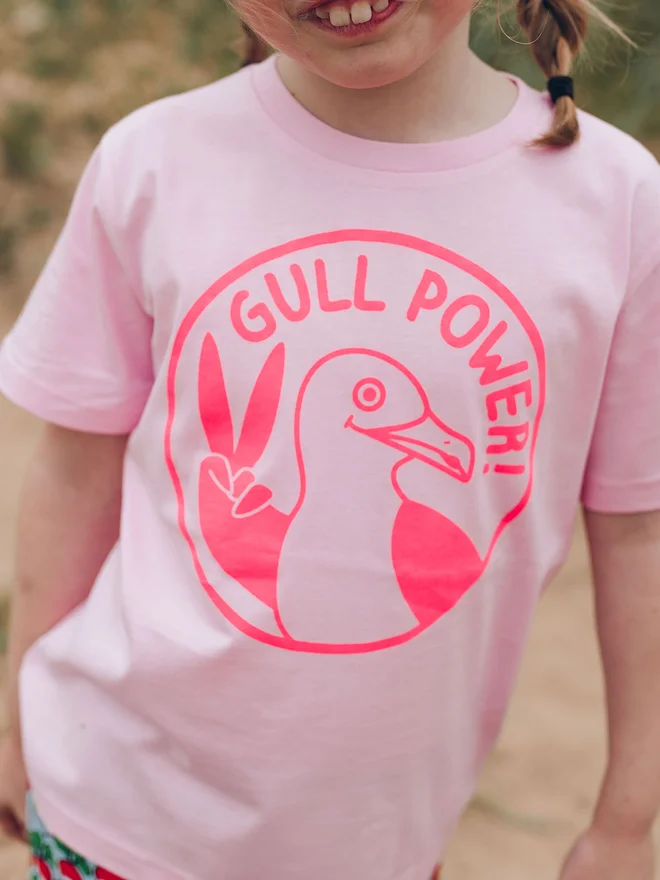 GULL POWER PINK SEAGULL KIDS T-SHIRT BY HELLO DODO