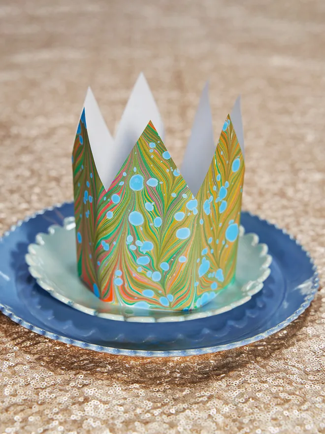 Green marbled crown