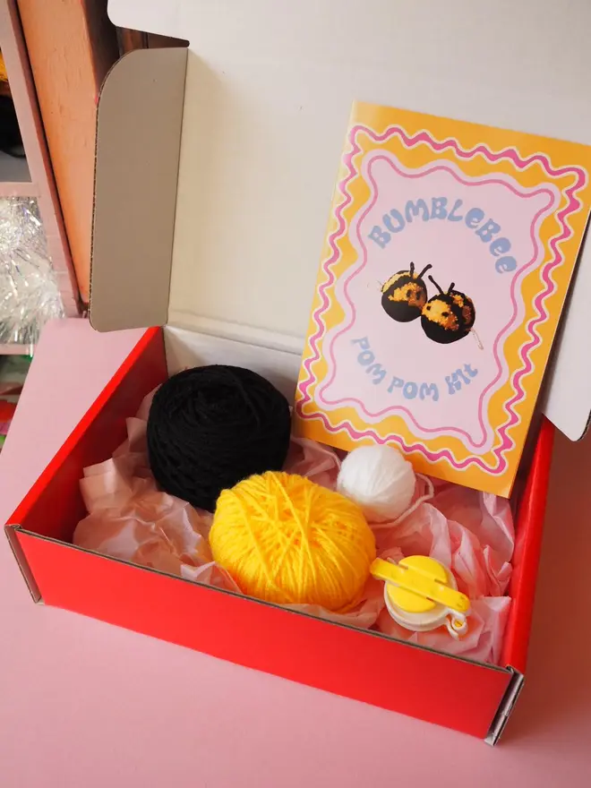 Bumblebee Pom Pom Kit