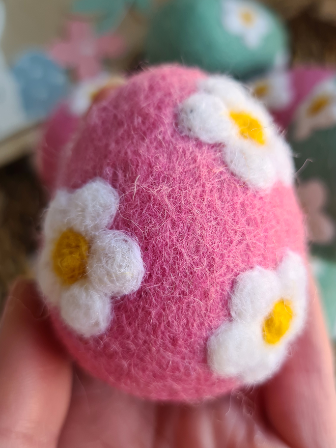 Felt Daisy Pink Easter Egg