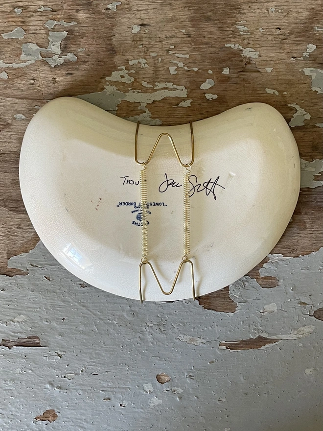 hanger on moon plate