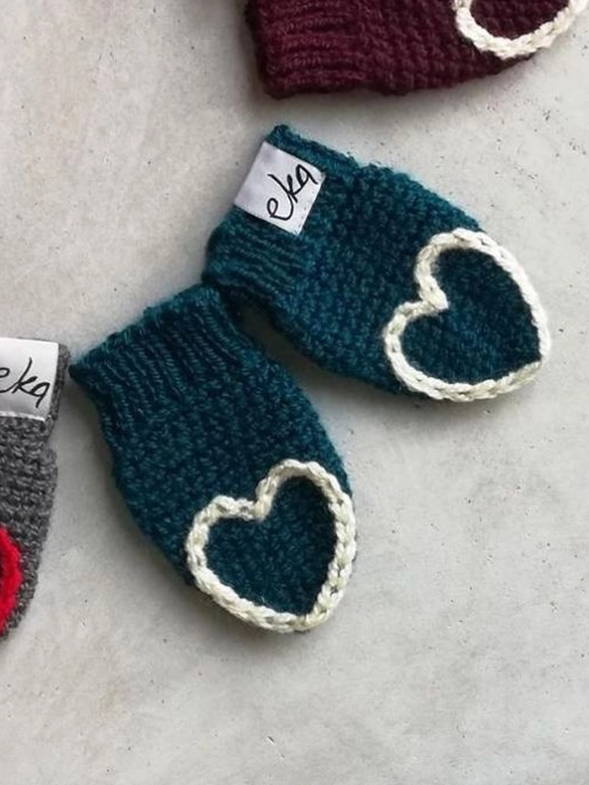 EKA Baby Heart Tipped Mittens Teal with Cream