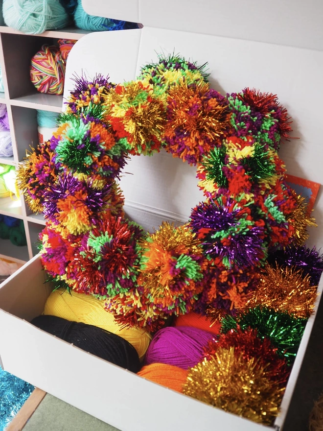 XL Tinsel Pom Pom Wreath Kit 