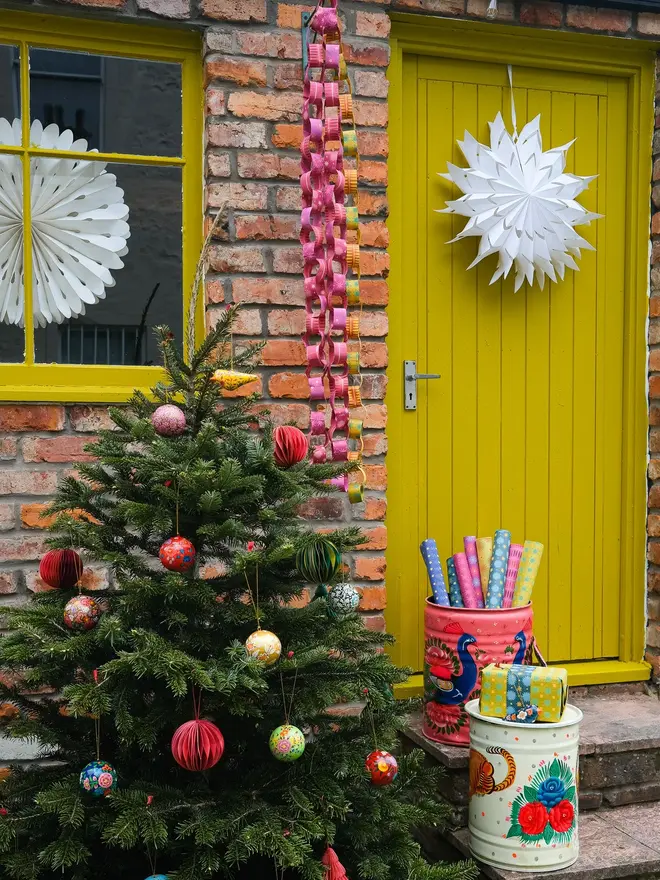 white paper star hanging decoration