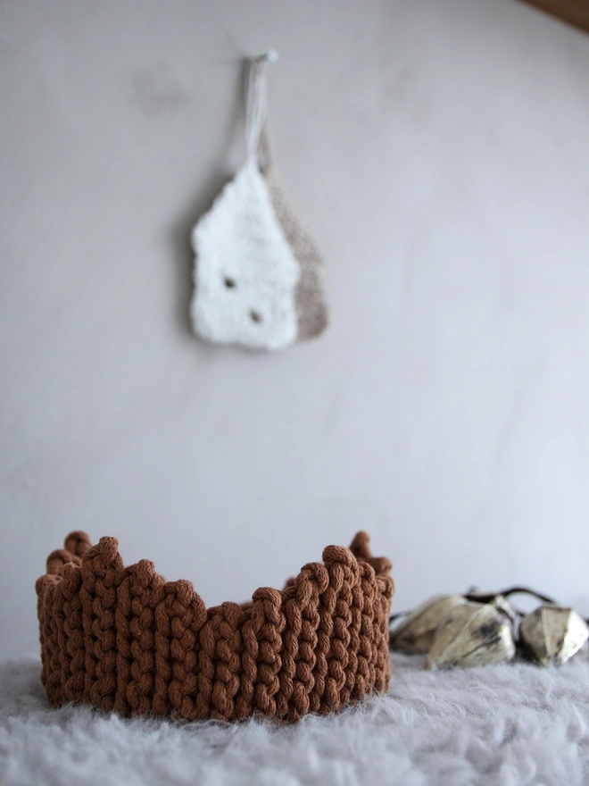 cinnamon cotton crown