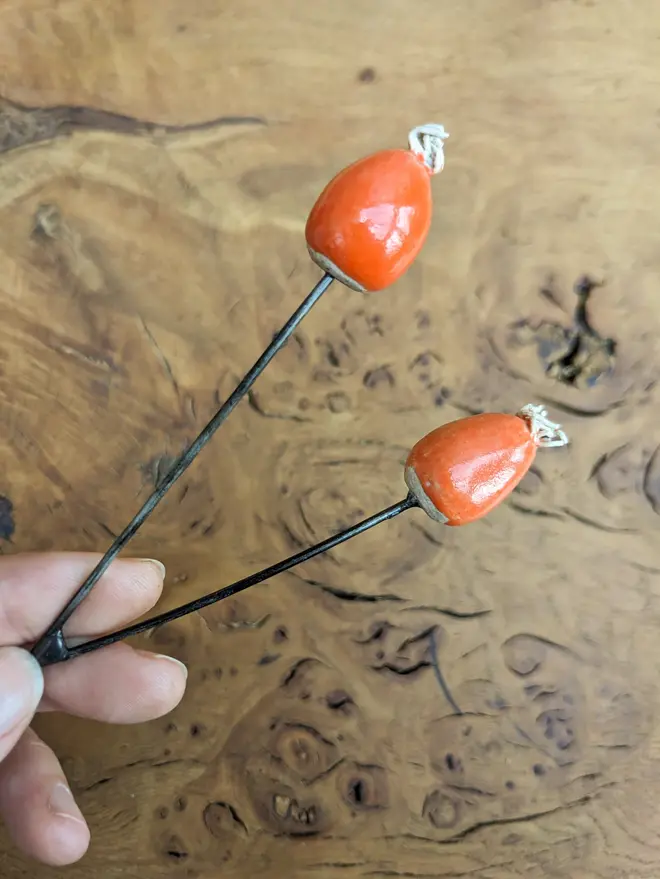Ceramic Rosehip Flowers (Set Of 2 Stems 4 Berries)