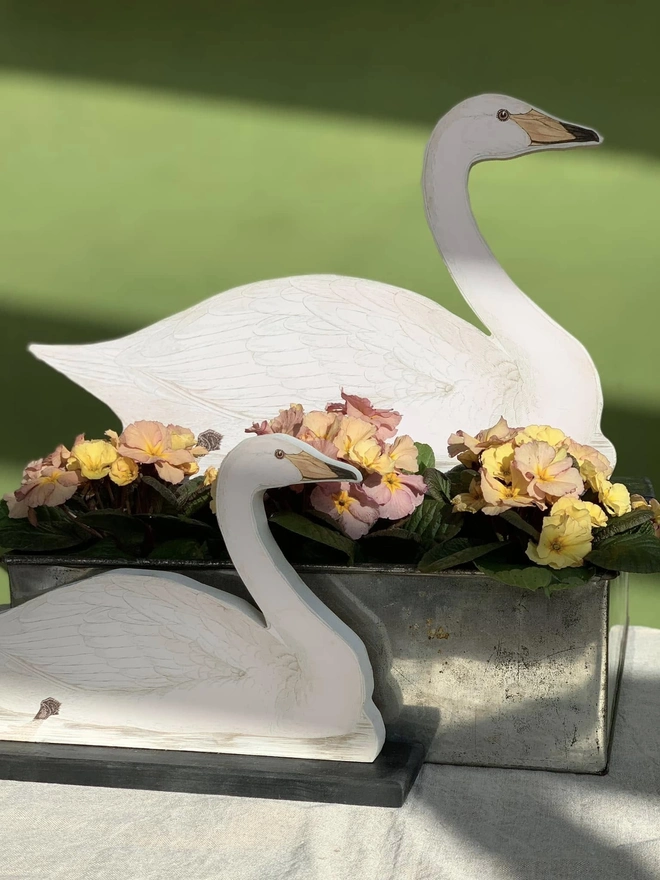 Swan table centrepiece