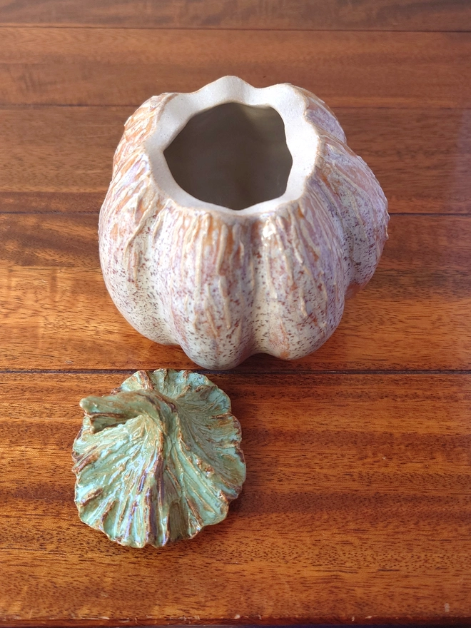 Stoneware ceramic lidded pumpkin pot