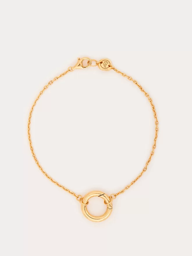 Top view of Fine Chain gold Bracelet
