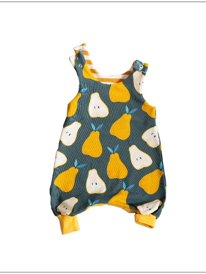 Expandable design illustration on the pears organic romper