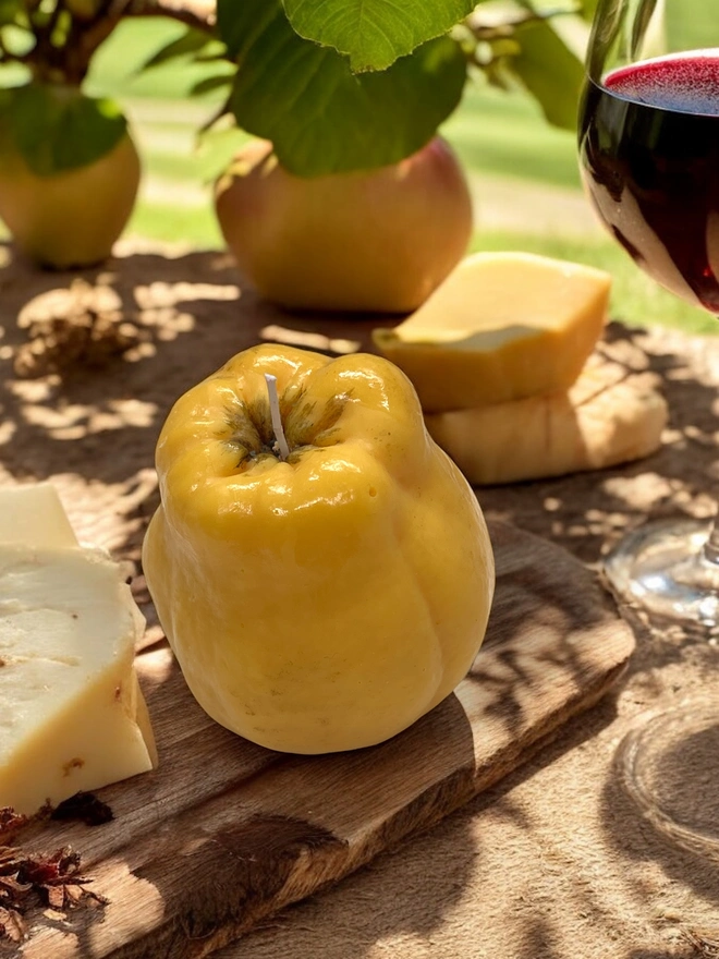 Quince Candle