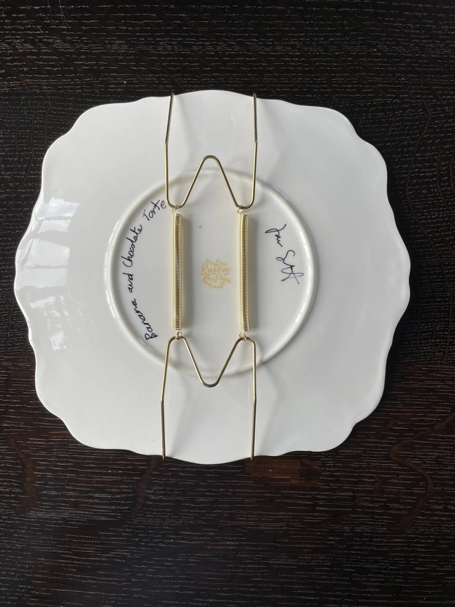 plate hanger
