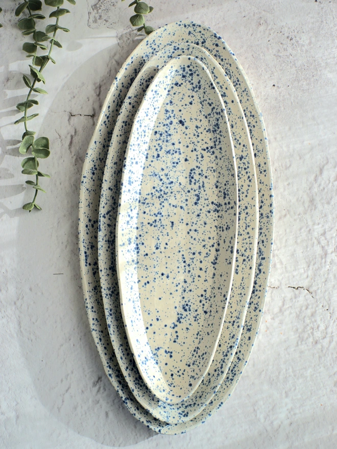 ceramic serving platter, oval serving platter, serving plate, serving dish, ceramic gift, housewarming gift, home gift, kitchen gift, Jenny Hopps Pottery, Blue splatterplatter