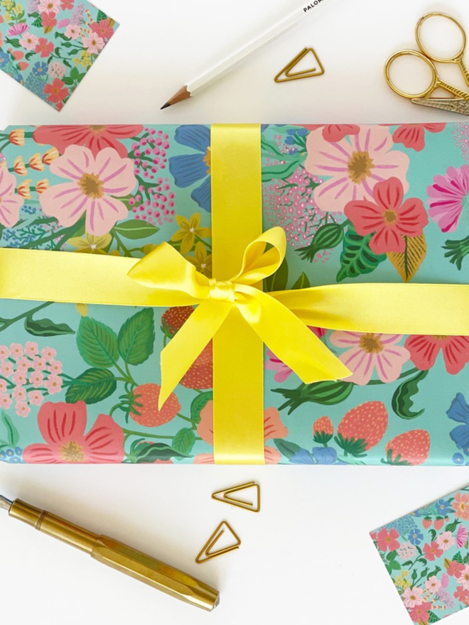 floral wrapping paper gift tags
