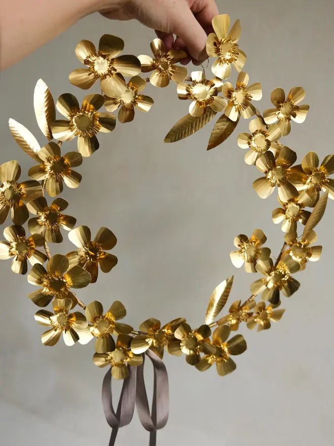 Spring metal wreath