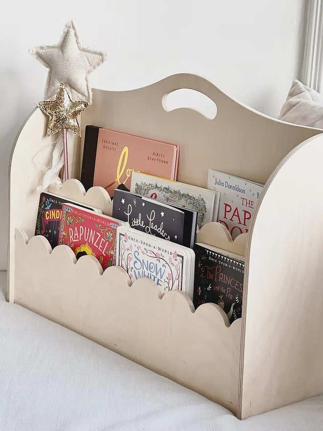 Jude Scalloped Montessori Portable Library Bookcase