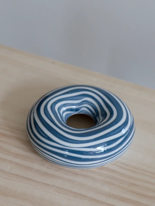 Avocado Planter White & Blue Handmade porcelain avocado planter with carved blue pattern, designed to hold an avocado seed for sprouting