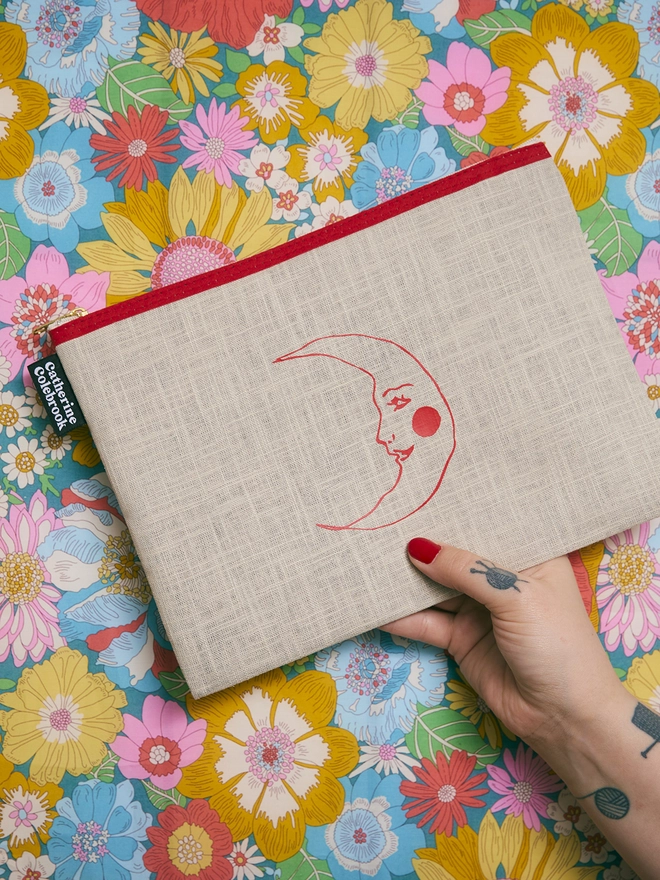 CATHERINE COLEBROOK NATURAL LINEN PURSE - MOON