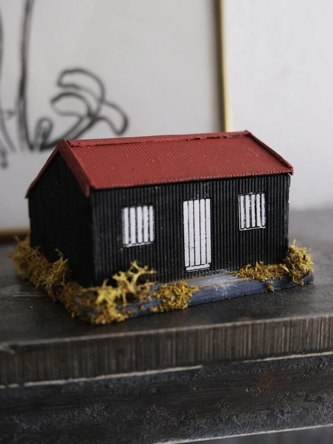 Rye Harbour: Red Roof Hut (N-Scale 1∶148) Model