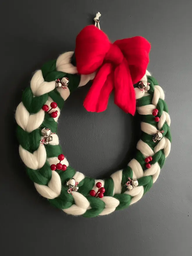 Green/Cream Chunky Knitted Christmas Wreath