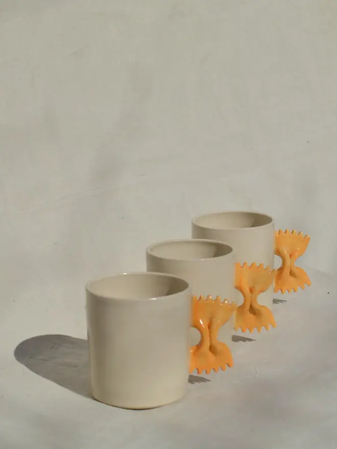 Farfalle mug (straight)