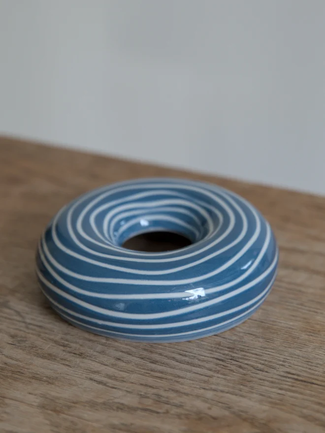 Avocado Planter Blue & White Circles