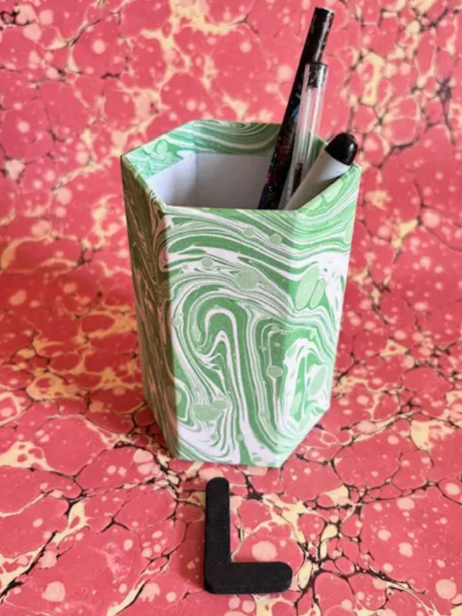 Pen Pot. A pen pot in L