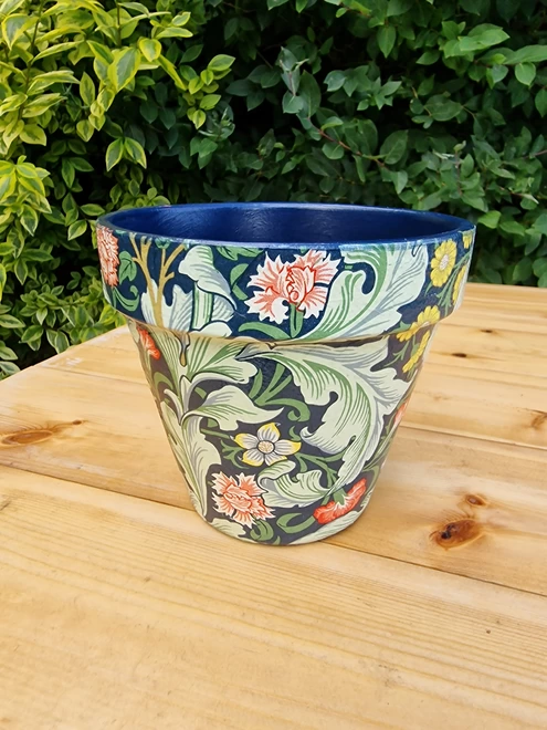 WILLIAM MORRIS Navy Blue and green botanical Plant Pot suitable for indoor or outdoor use.  15 cm in diameter and 13.7 cm in height