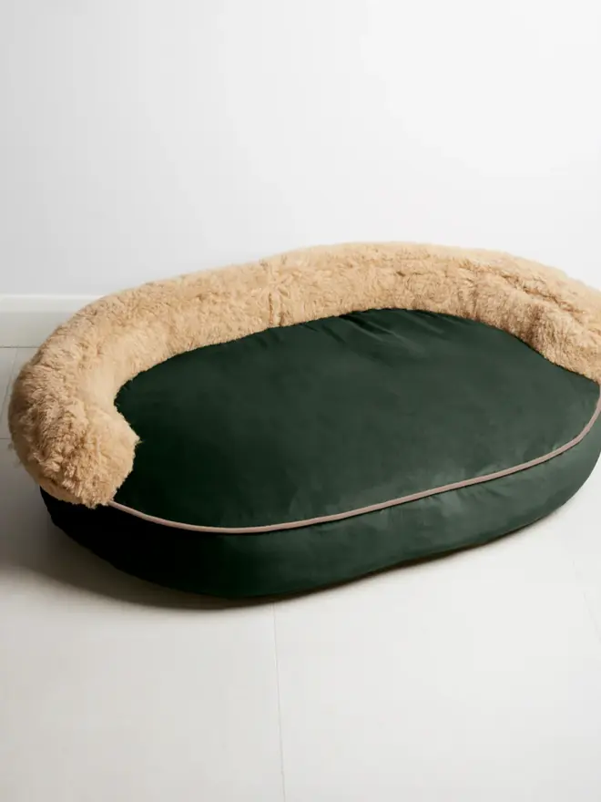 deluxe wool dog bed