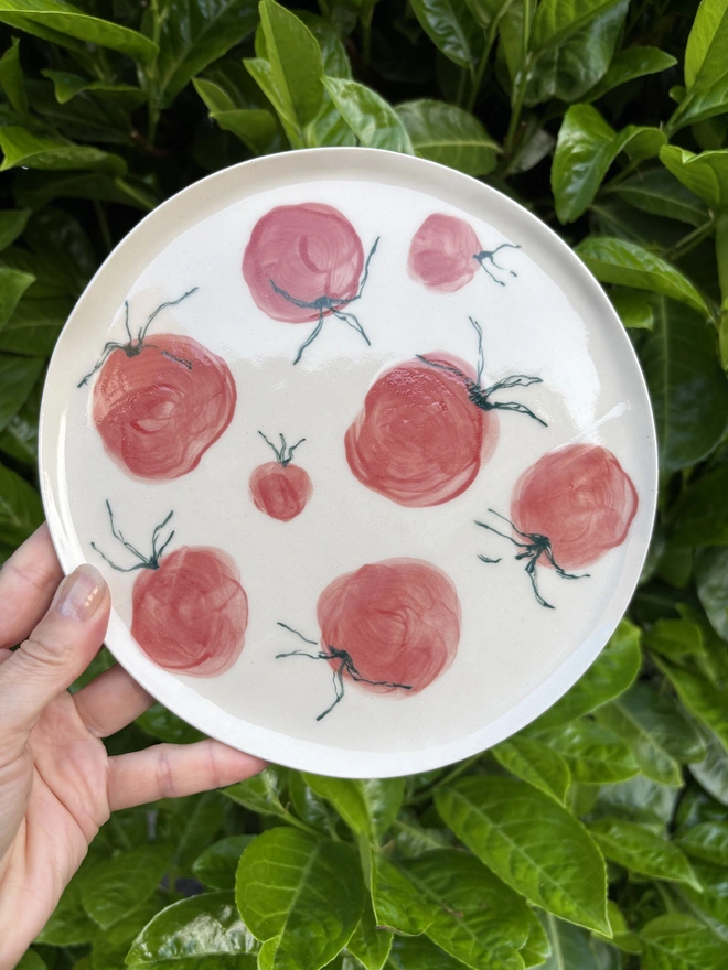 Mara Wanda plate with tomatoes