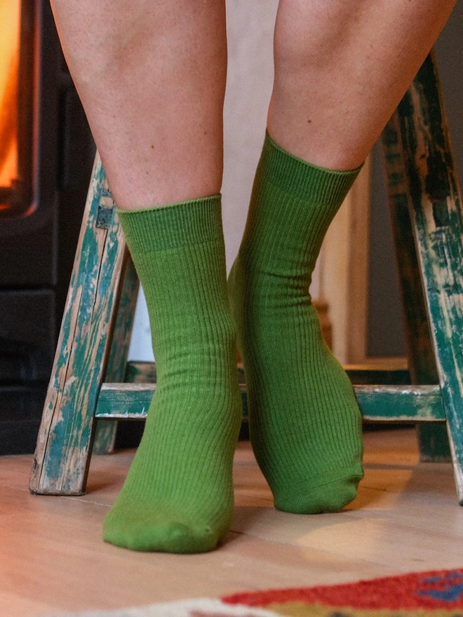 Green organic fine rib socks 