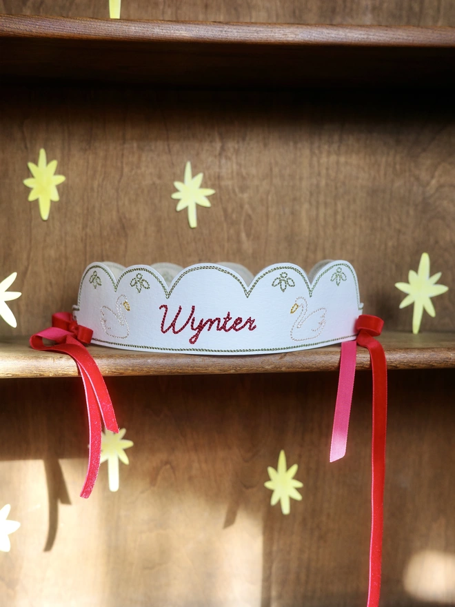 Embroidered Christmas Crown swan 