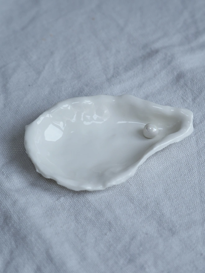 porcelain oyster dishes