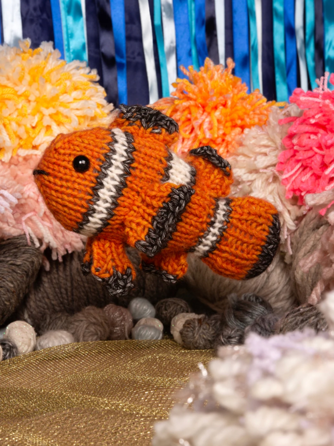 Clownfish Knitting Kit. A knitted clownfish.