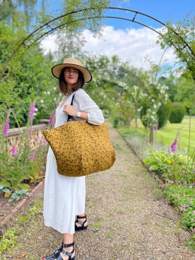 Leopard Contents Oversized Tote Bag