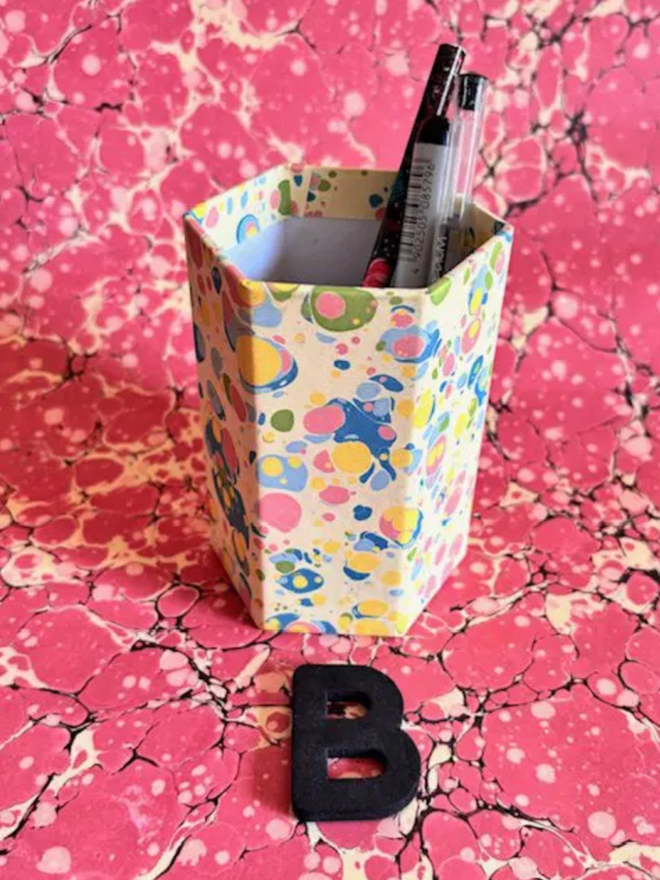 Pen Pot. A pen pot in B