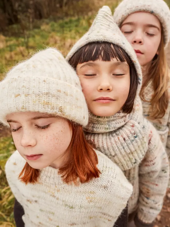 MABLI's 'Blewog' collection in the 'Jewel Speckle' colourway. This soft, fluffy, relaxed-fit Pullover features a speckled, cloud-like chunky yarn.