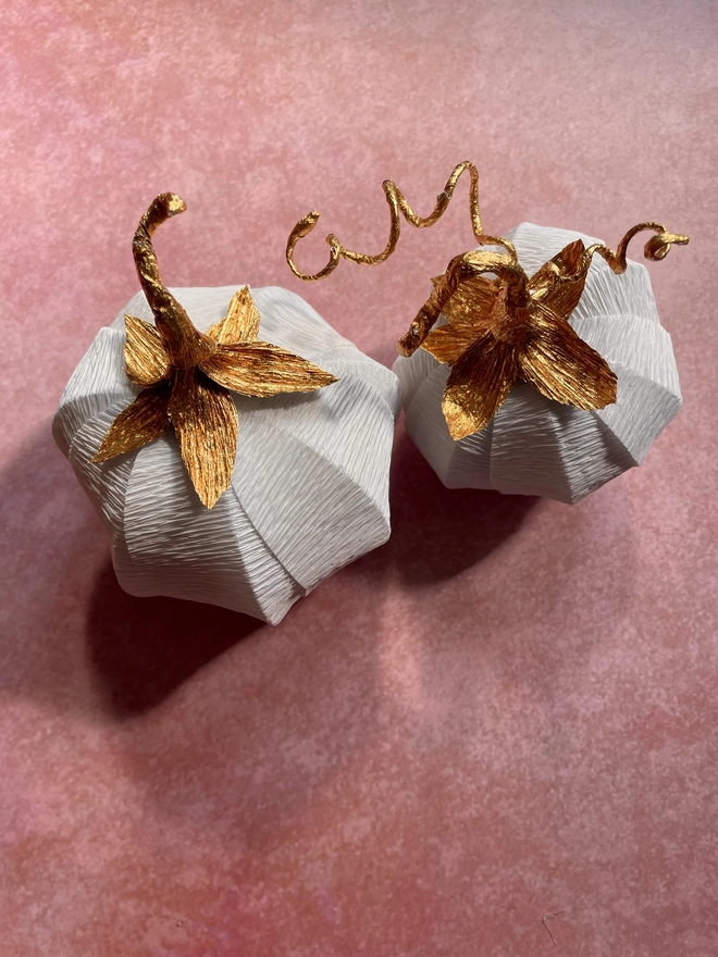 White and Gold Autumn Wedding Table Decorations