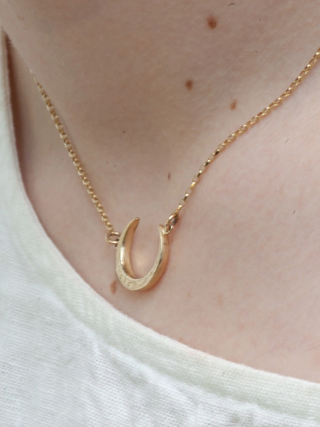 9ct Gold Cresent Moon Necklace