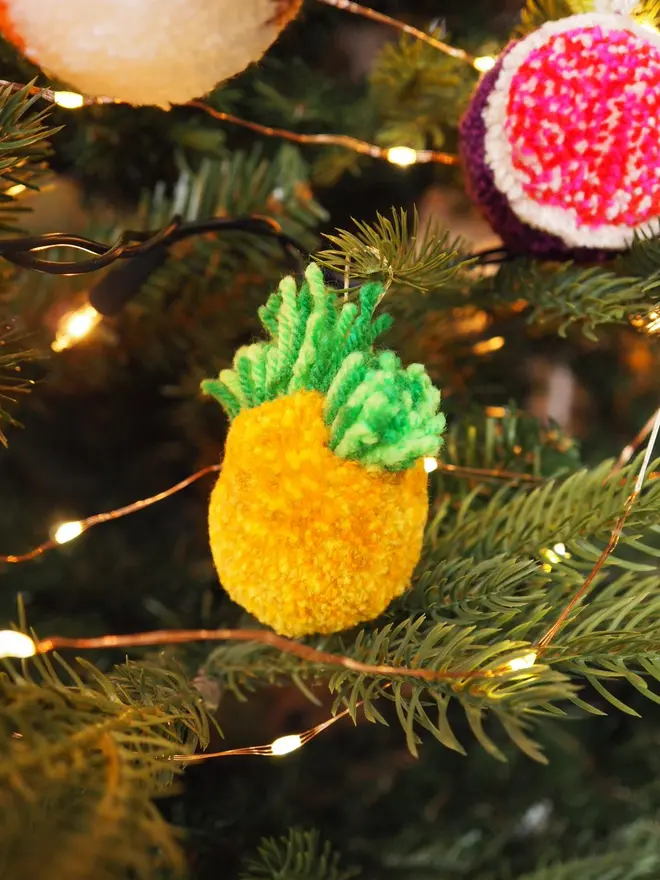 pineapple pom pom