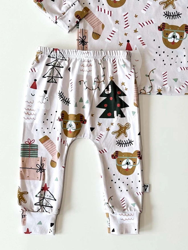 Baby and toddler lounge set in a cute Christmas dogs print