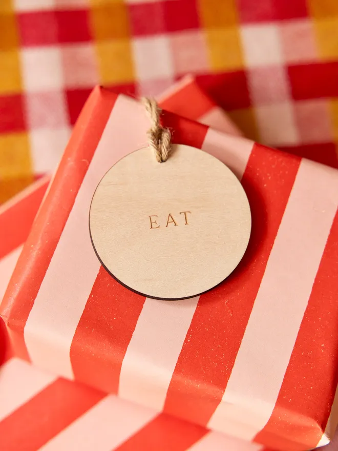 Simple Reusable Gift Tag. A selection of Christmas gift tags.