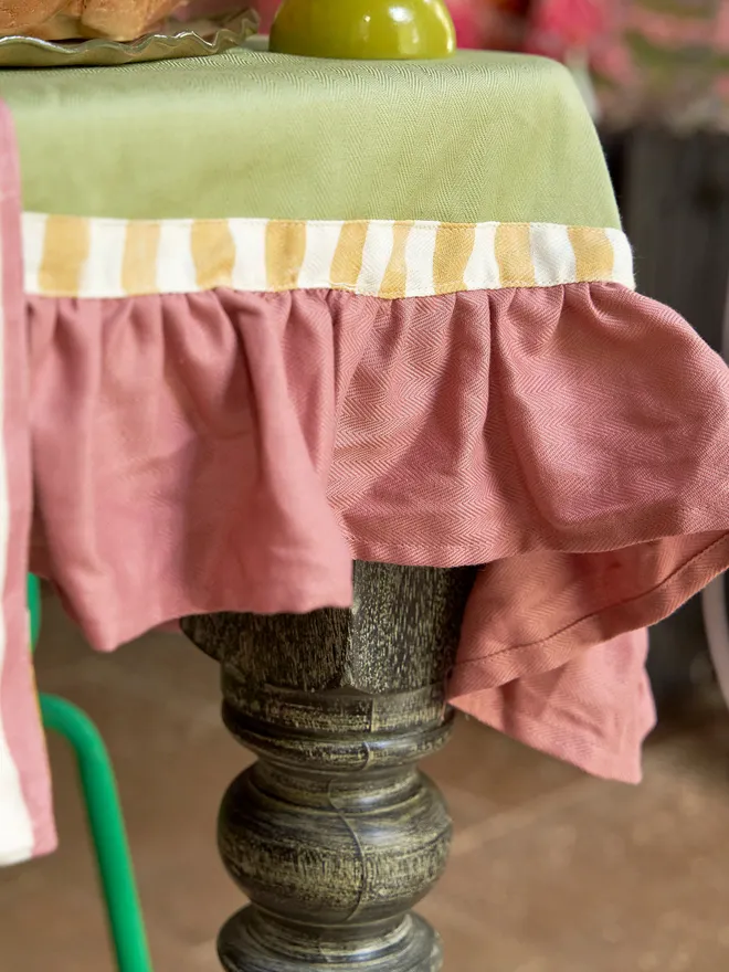 Ruffle tablecloth