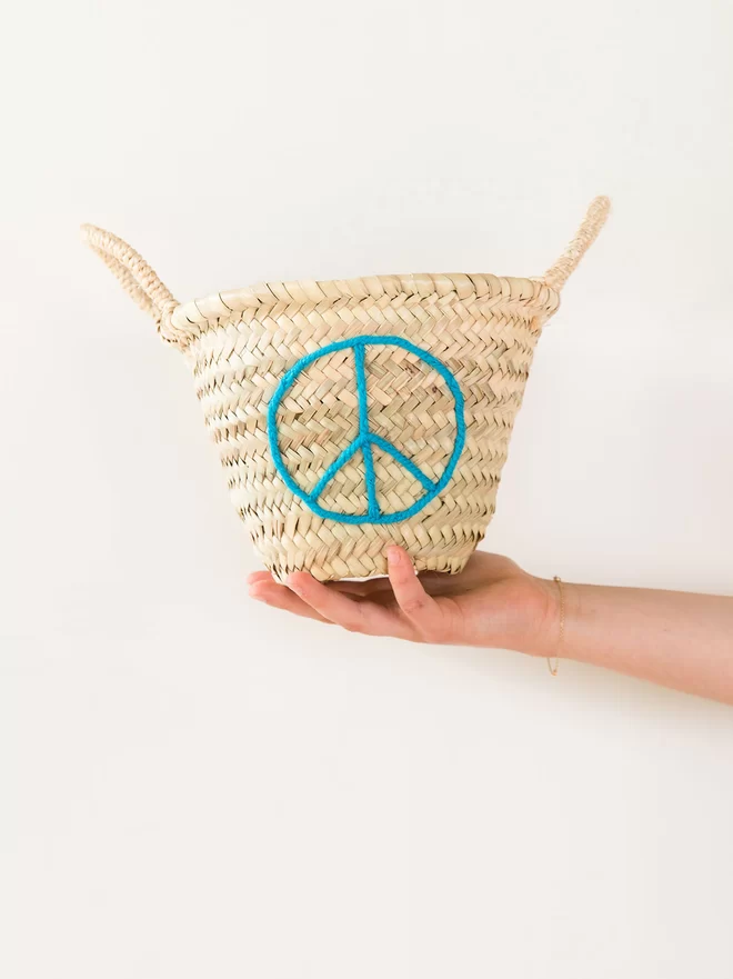 LoLA small peace basket