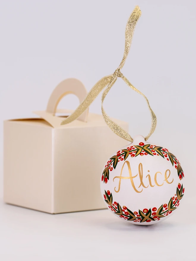 Personalised bauble with gift box