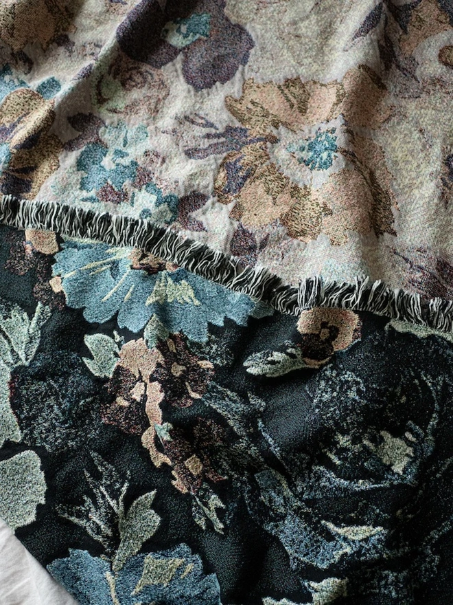 Ophelia Roses Blanket