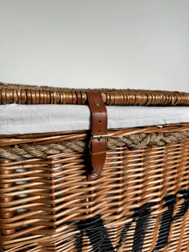 Close up of buckle on Extra Large Storage Hamper