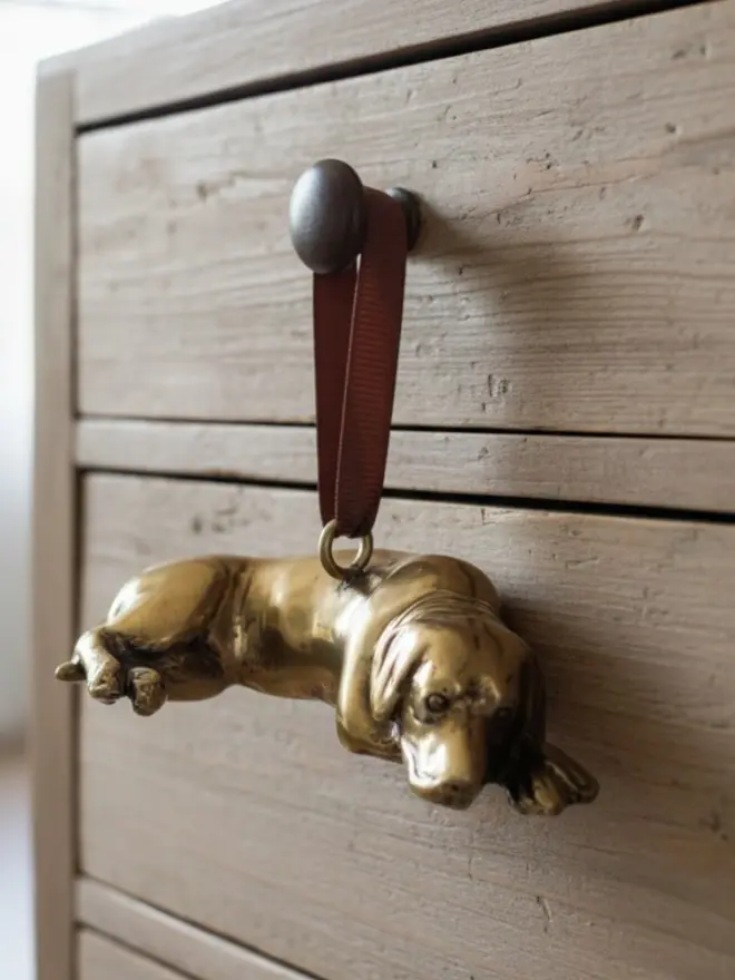 labrador metal hanging decoration on drawer knob